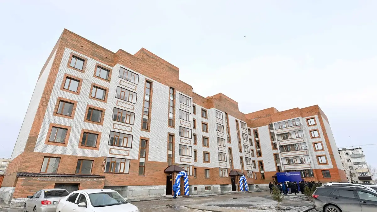 В Семее около 30 семей получили жильё