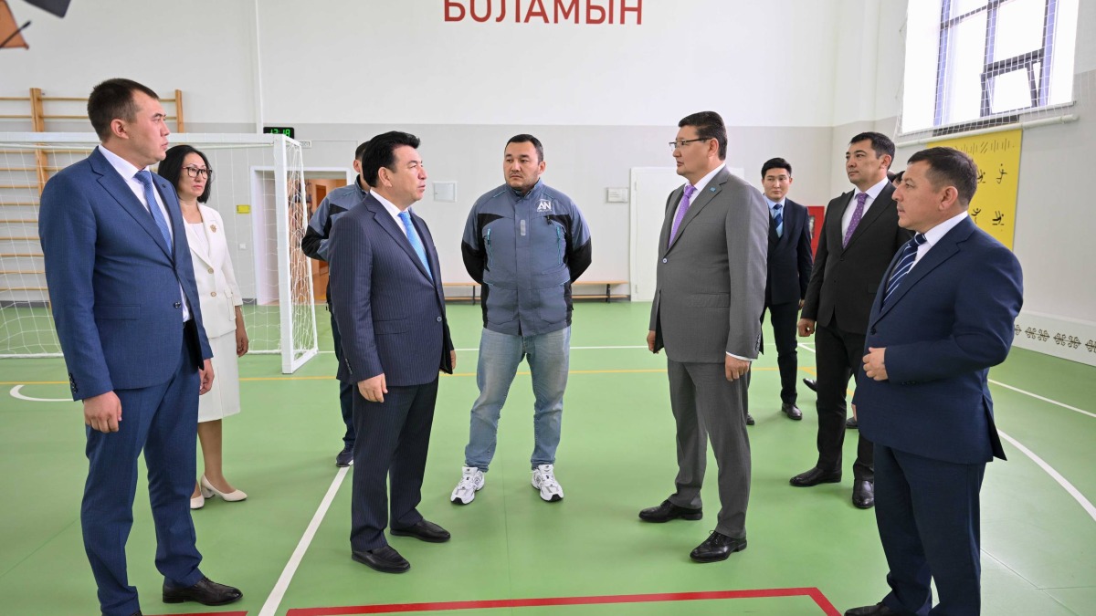 Министр просвещения посетил объекты образования города Семей