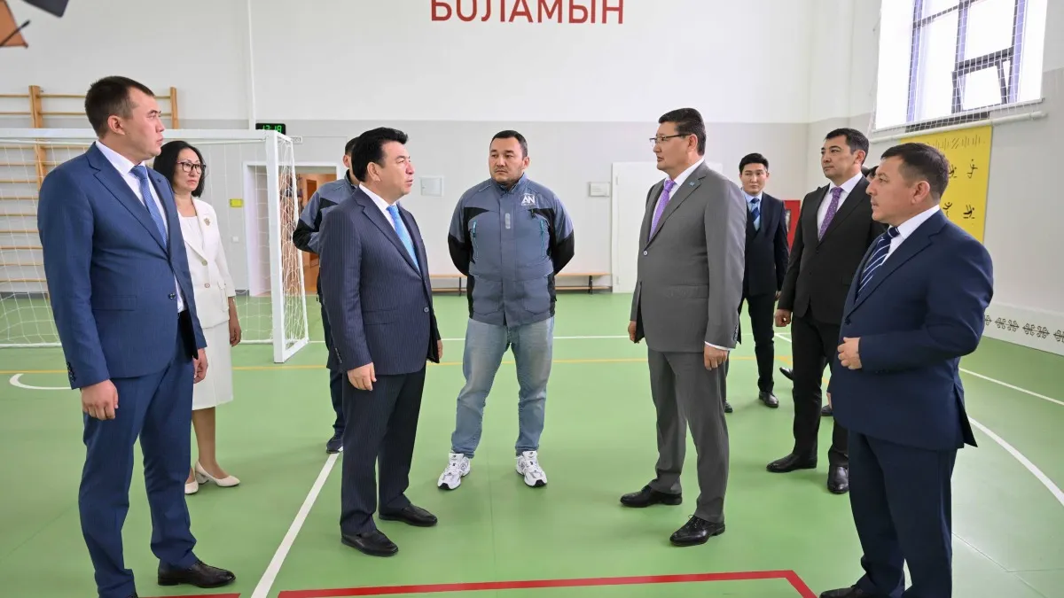 Министр просвещения посетил объекты образования города Семей
