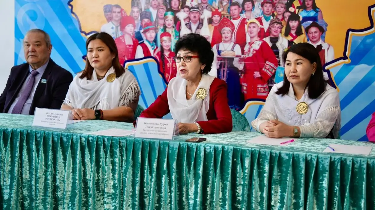 Конституционная реформа – важный шаг к укреплению государственности: в Бескарагайском районе состоялась встреча с общественностью