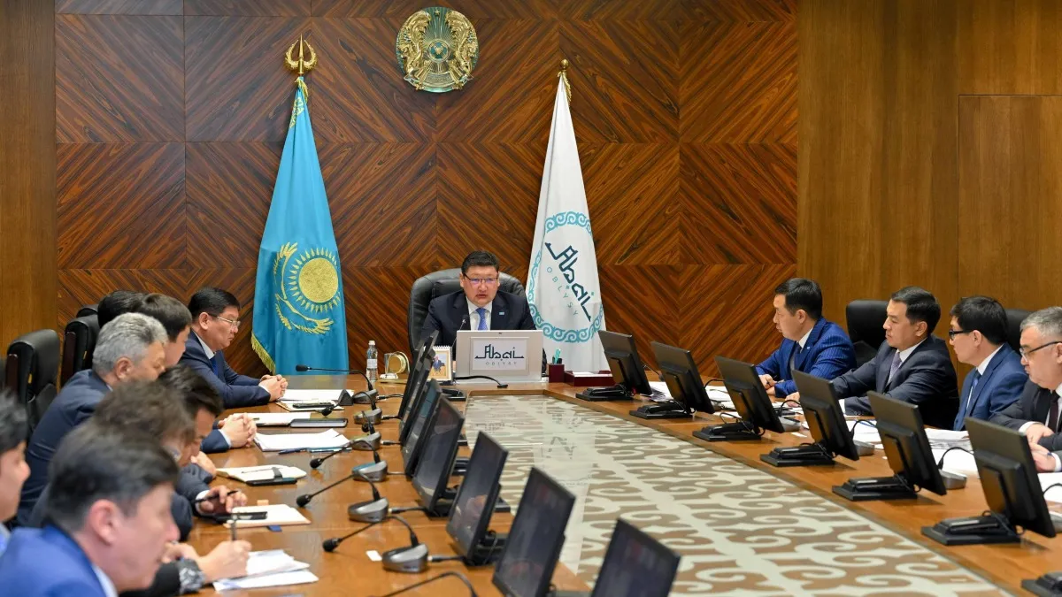 Рассмотрены вопросы реализации государственной молодежной политики и развития массового спорта в регионе