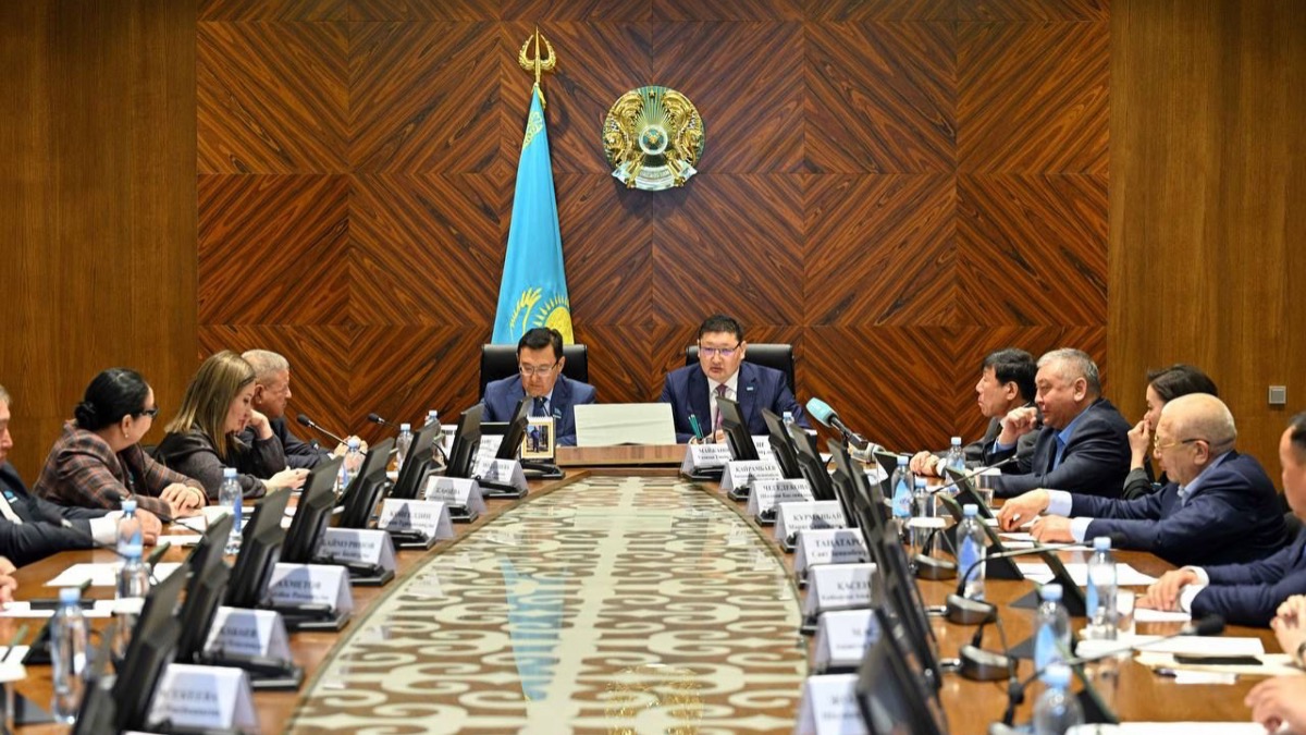 Состоялась очередная сессия маслихата области Абай 