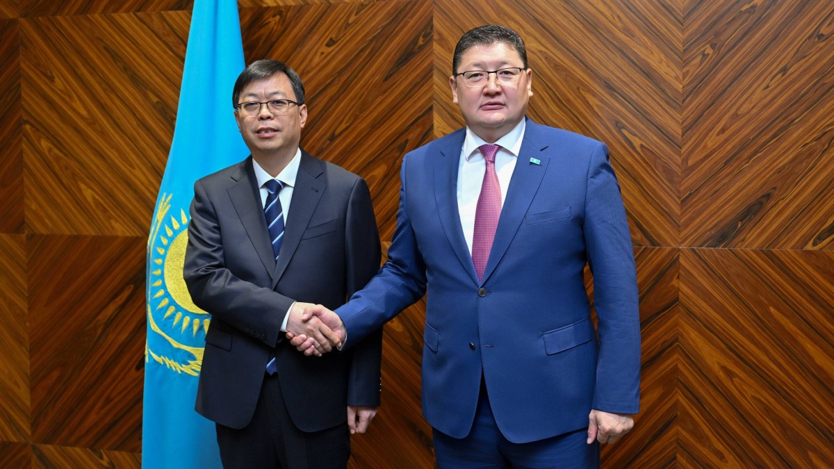 Аким области Абай встретился с делегацией округа Тарбагатай (КНР)